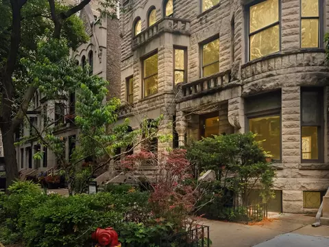 Exterior - 52 E Cedar St, Chicago, IL 60611 photo 5 of 5