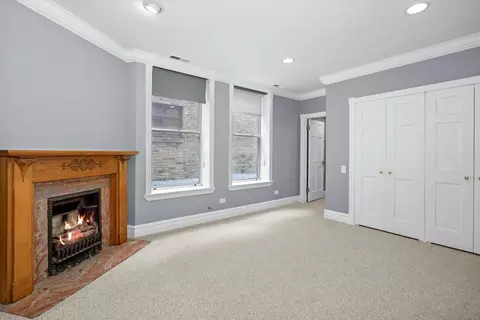 Bedroom - 52 E Cedar St, Chicago, IL 60611 photo 3 of 5