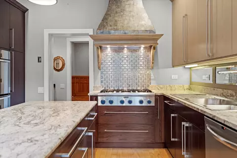 Kitchen - 52 E Cedar St, Chicago, IL 60611 photo 3 of 8