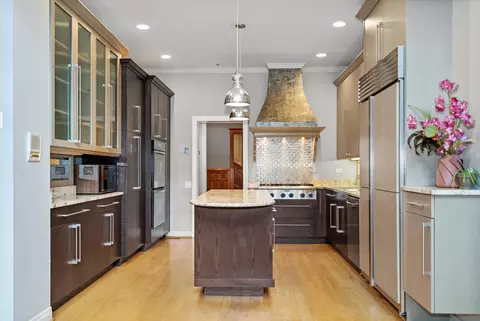 Kitchen - 52 E Cedar St, Chicago, IL 60611 photo 1 of 8