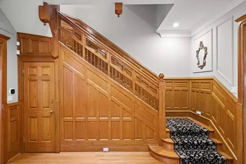 Entry Way - 52 E Cedar St, Chicago, IL 60611 photo 4 of 5