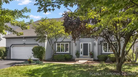 2316 Fox Boro Ln, Naperville, IL 60564