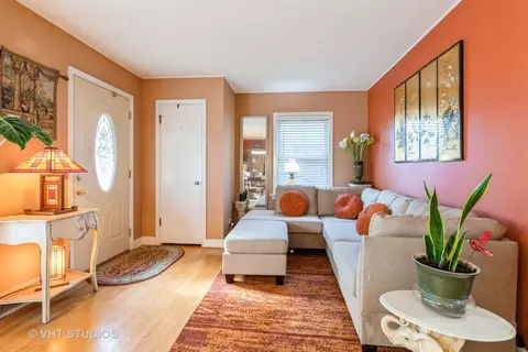 Living - 1040 S Wolf Rd, Des Plaines, IL 60016 photo 1 of 1
