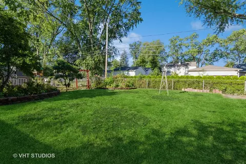 Exterior - 1040 S Wolf Rd, Des Plaines, IL 60016 photo 5 of 7