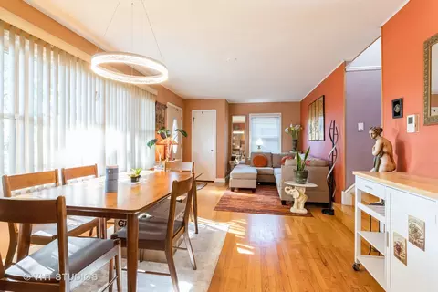Dining - 1040 S Wolf Rd, Des Plaines, IL 60016 photo 1 of 2