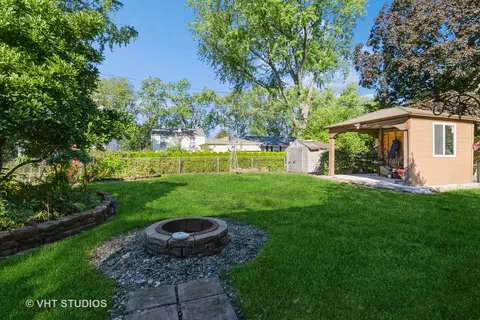 Exterior - 1040 S Wolf Rd, Des Plaines, IL 60016 photo 6 of 7