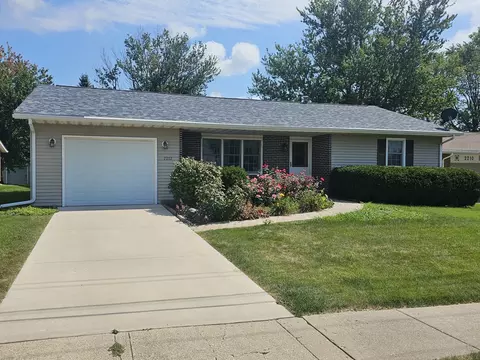 2212 Avenue J, Sterling, IL 61081