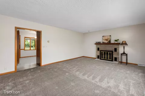 Living - 1055 Reckinger Rd, Aurora, IL 60505 photo 4 of 4