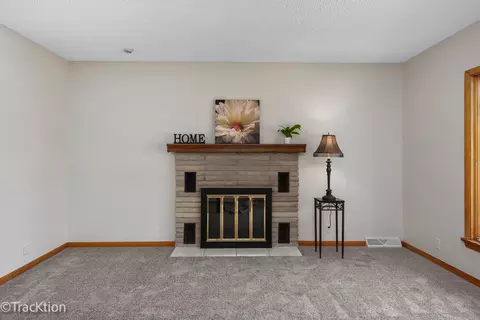 Living - 1055 Reckinger Rd, Aurora, IL 60505 photo 3 of 4