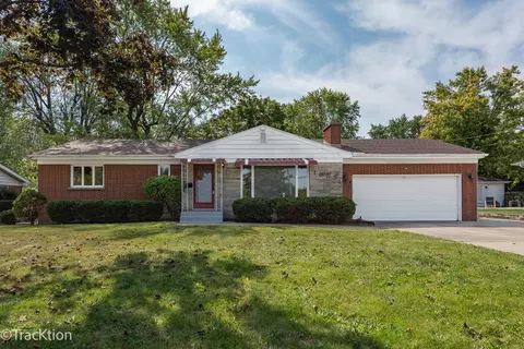 1055 Reckinger Rd, Aurora, IL 60505