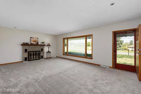 Living - 1055 Reckinger Rd, Aurora, IL 60505 photo 2 of 4