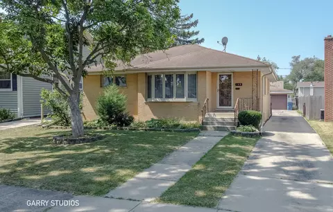 168 S Walnut St, Bensenville, IL 60106