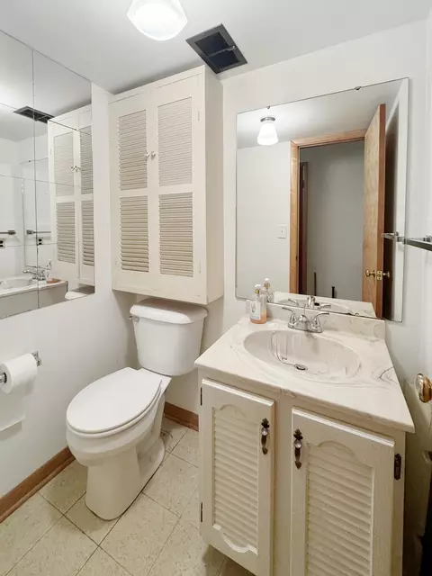 1932 W Laurel St, Freeport, IL 61032 photo 16