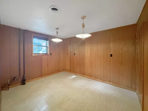 1932 W Laurel St, Freeport, IL 61032 photo 18