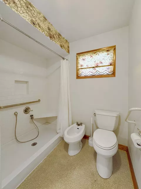 1932 W Laurel St, Freeport, IL 61032 photo 15