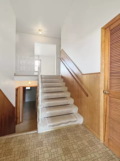 1932 W Laurel St, Freeport, IL 61032 photo 11