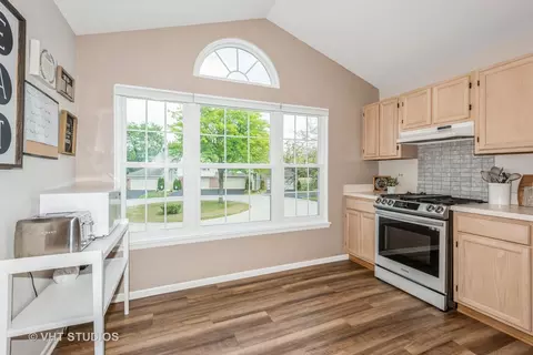 370 Ashford Cir #2, Bartlett, IL 60103 photo 7