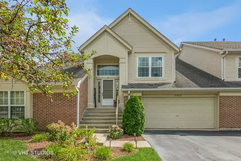 370 Ashford Cir #2, Bartlett, IL 60103