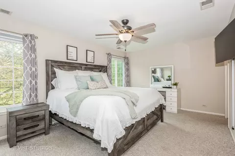 370 Ashford Cir #2, Bartlett, IL 60103 photo 8