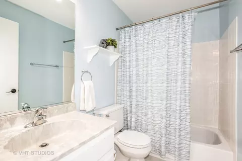 370 Ashford Cir #2, Bartlett, IL 60103 photo 11