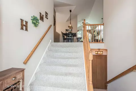 370 Ashford Cir #2, Bartlett, IL 60103 photo 2