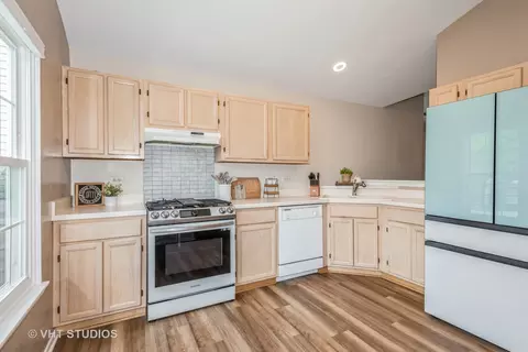 370 Ashford Cir #2, Bartlett, IL 60103 photo 6