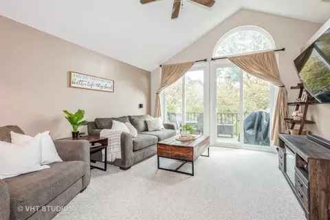 370 Ashford Cir #2, Bartlett, IL 60103 photo 3