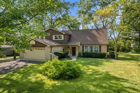 383 Meadowrue Ln, Batavia, IL 60510