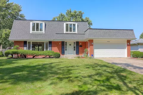 18 W066 71st St, Darien, IL 60561