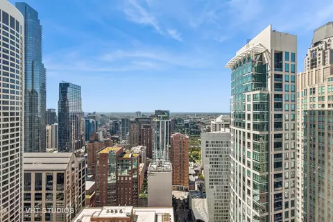 111 E Chestnut St #45A, Chicago, IL 60611 photo 22