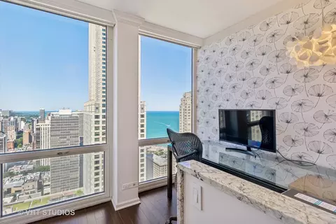 111 E Chestnut St #45A, Chicago, IL 60611 photo 16