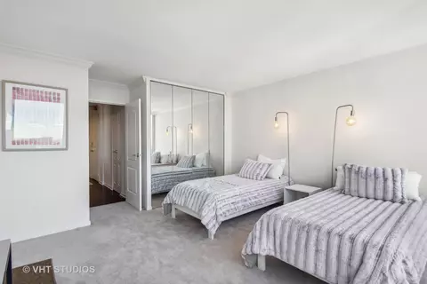 111 E Chestnut St #45A, Chicago, IL 60611 photo 18