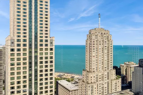 111 E Chestnut St #45A, Chicago, IL 60611 photo 23