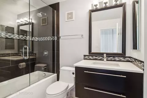 111 E Chestnut St #45A, Chicago, IL 60611 photo 19