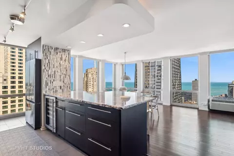 111 E Chestnut St #45A, Chicago, IL 60611 photo 8