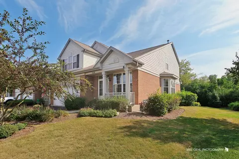 720 Spencer Ln, Lake Zurich, IL 60047