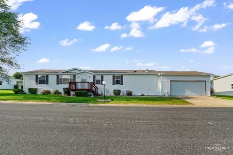 888 Meadowlark Cir, Sandwich, IL 60548