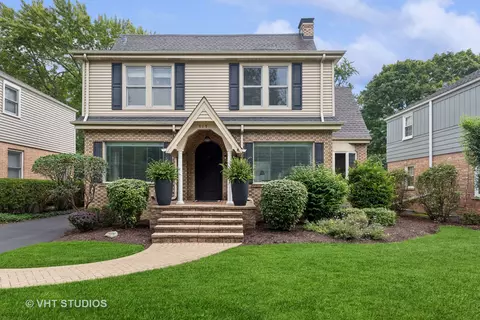 717 S Mitchell Ave, Arlington Heights, IL 60005