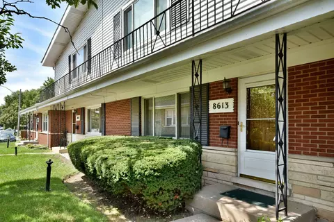 8613 N National Ave, Niles, IL 60714