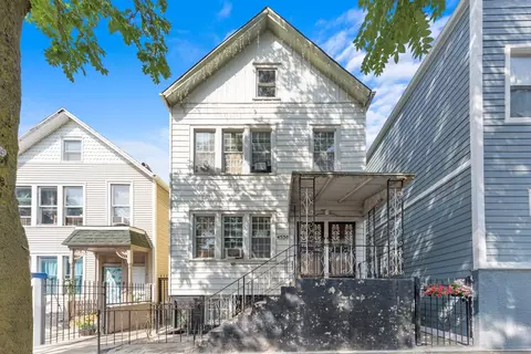 4538 S Paulina St, Chicago, IL 60609