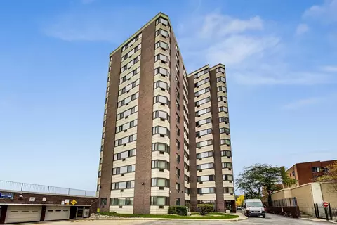 7337 S South Shore Dr #430, Chicago, IL 60649