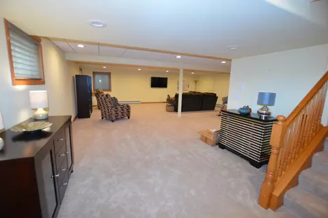 Living - 5708 Fieldstone Trl, Mchenry, IL 60050 photo 2 of 3