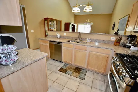 Kitchen - 5708 Fieldstone Trl, Mchenry, IL 60050 photo 1 of 3