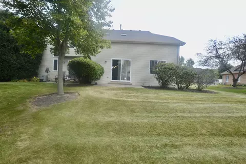 Exterior - 5708 Fieldstone Trl, Mchenry, IL 60050 photo 4 of 4
