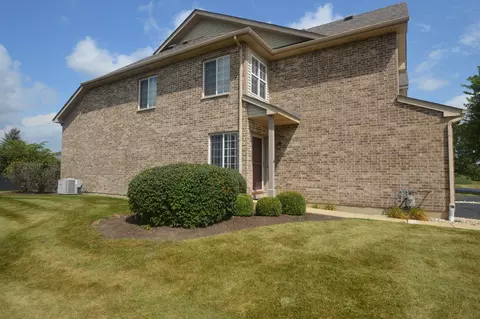 Exterior - 5708 Fieldstone Trl, Mchenry, IL 60050 photo 2 of 4