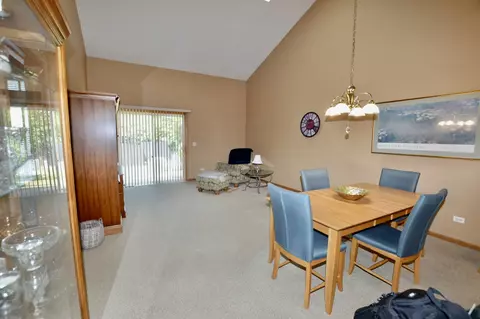 Dining - 5708 Fieldstone Trl, Mchenry, IL 60050 photo 2 of 2