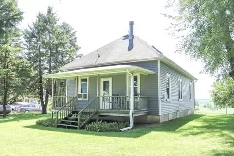 15291 Clark Rd, Chadwick, IL 61014