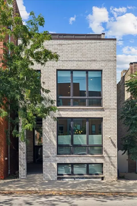 2740 N Ashland Ave #2, Chicago, IL 60614