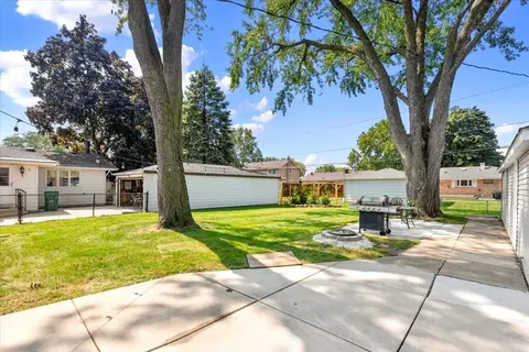8320 Latrobe Ave, Burbank, IL 60459 photo 16