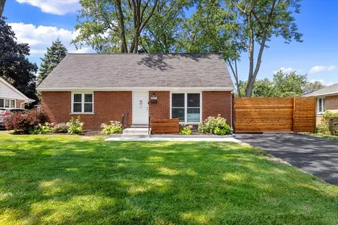 8320 Latrobe Ave, Burbank, IL 60459